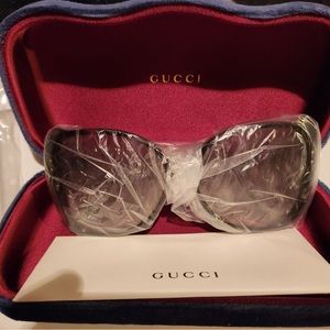 Gucci Dark Havana woman’s sunglasses.